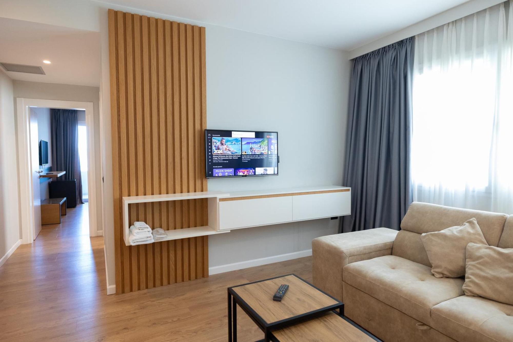 Duka Hotel Vlore Luaran gambar