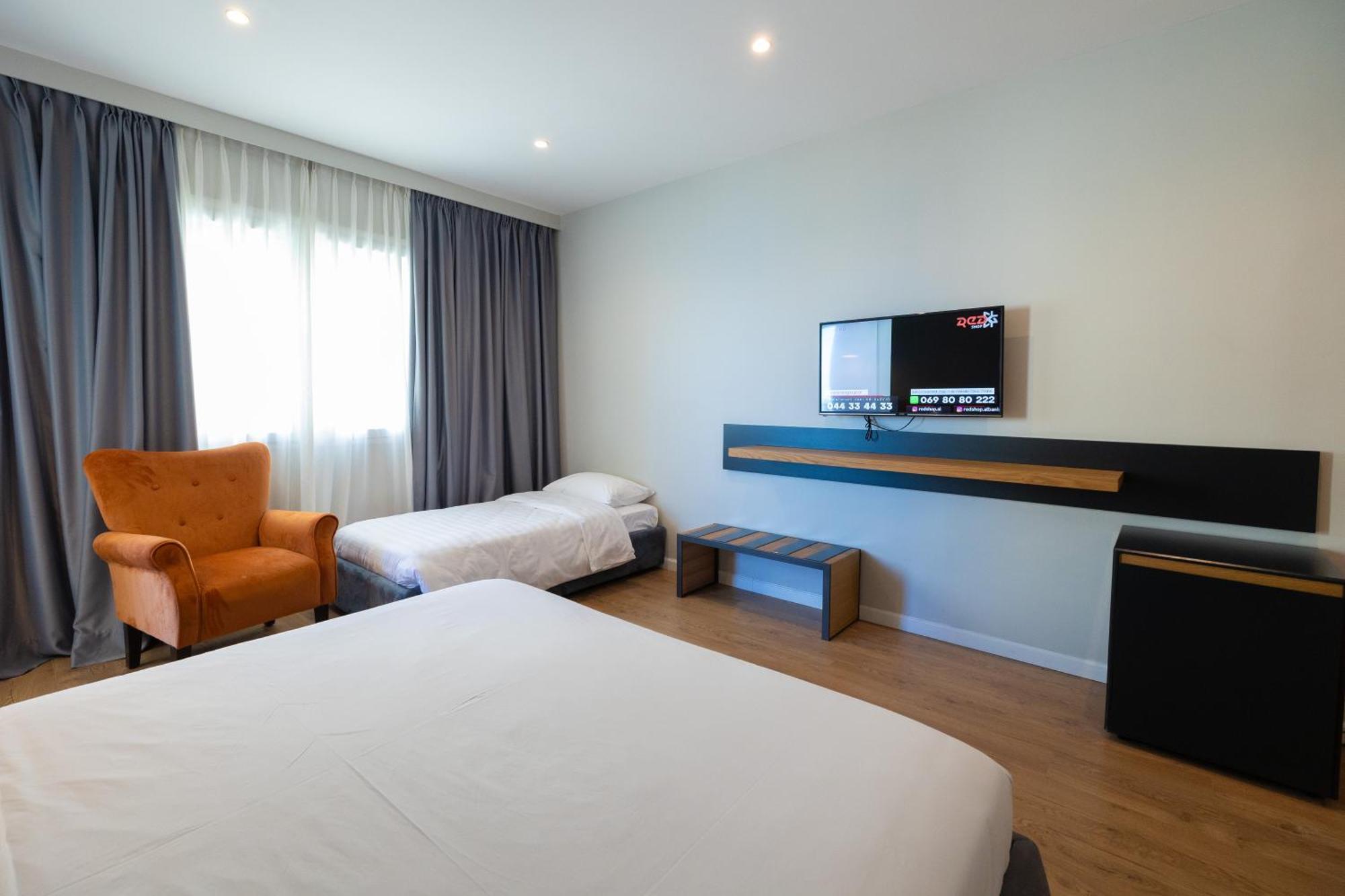 Duka Hotel Vlore Luaran gambar