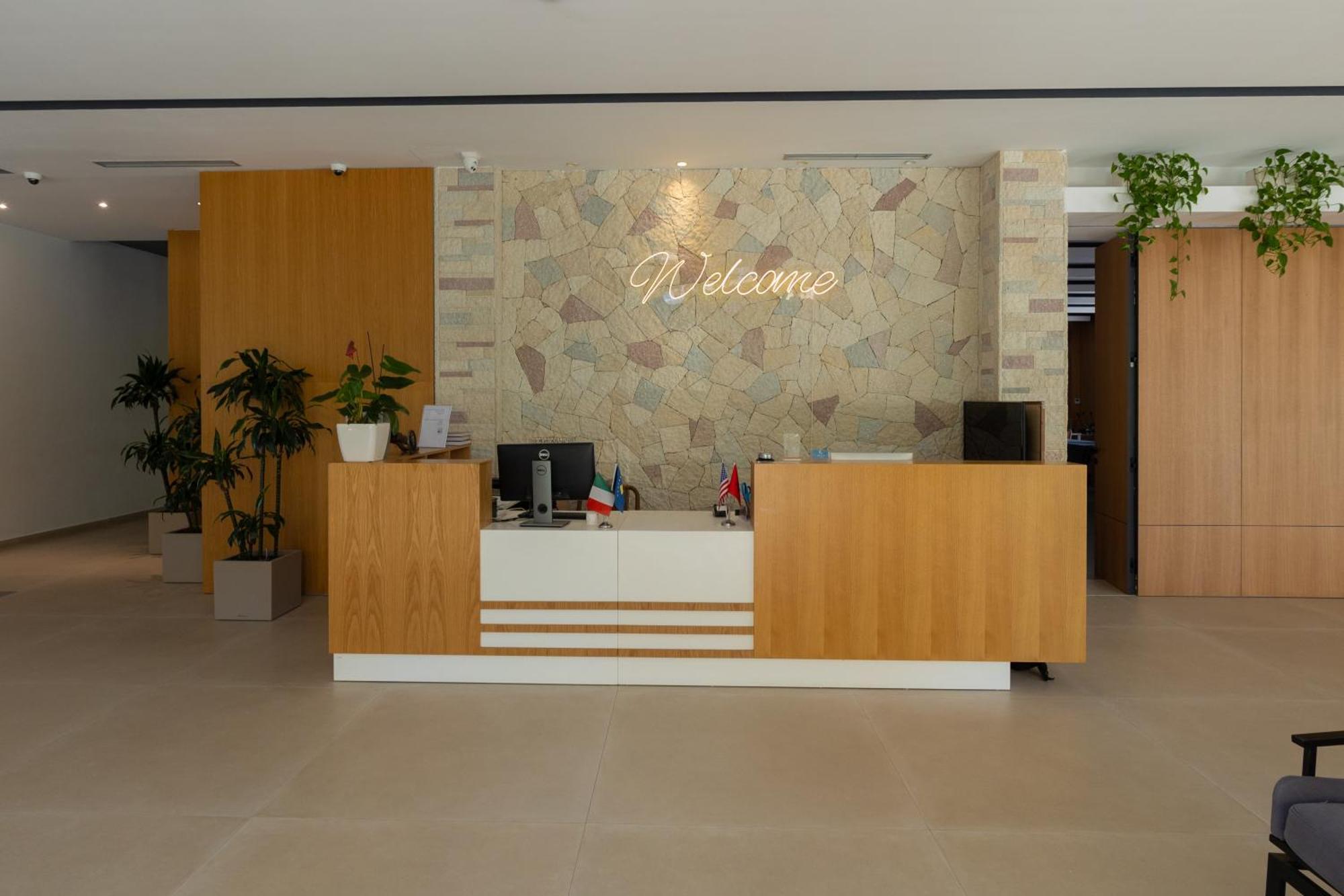 Duka Hotel Vlore Luaran gambar